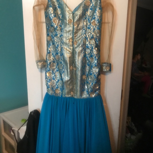 Dress - Picture 3 of 3